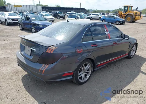 2013 Mercedes-Benz C 250 Sport из США, поврежденный, VIN WDDGF4HB8DR262768